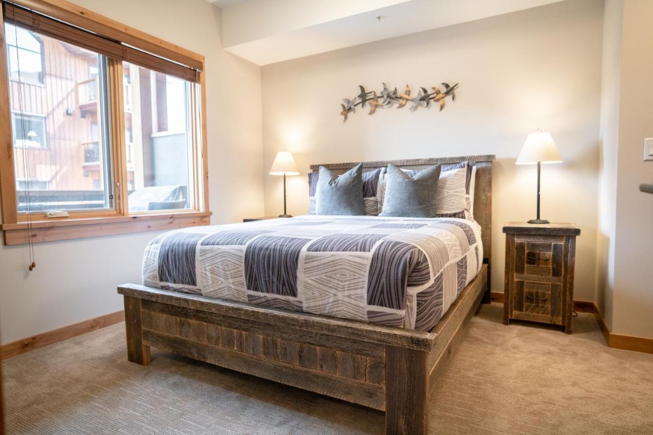 Spring Creek Luxury King One Bedroom At White Spruce Lodge Canmore Exterior foto