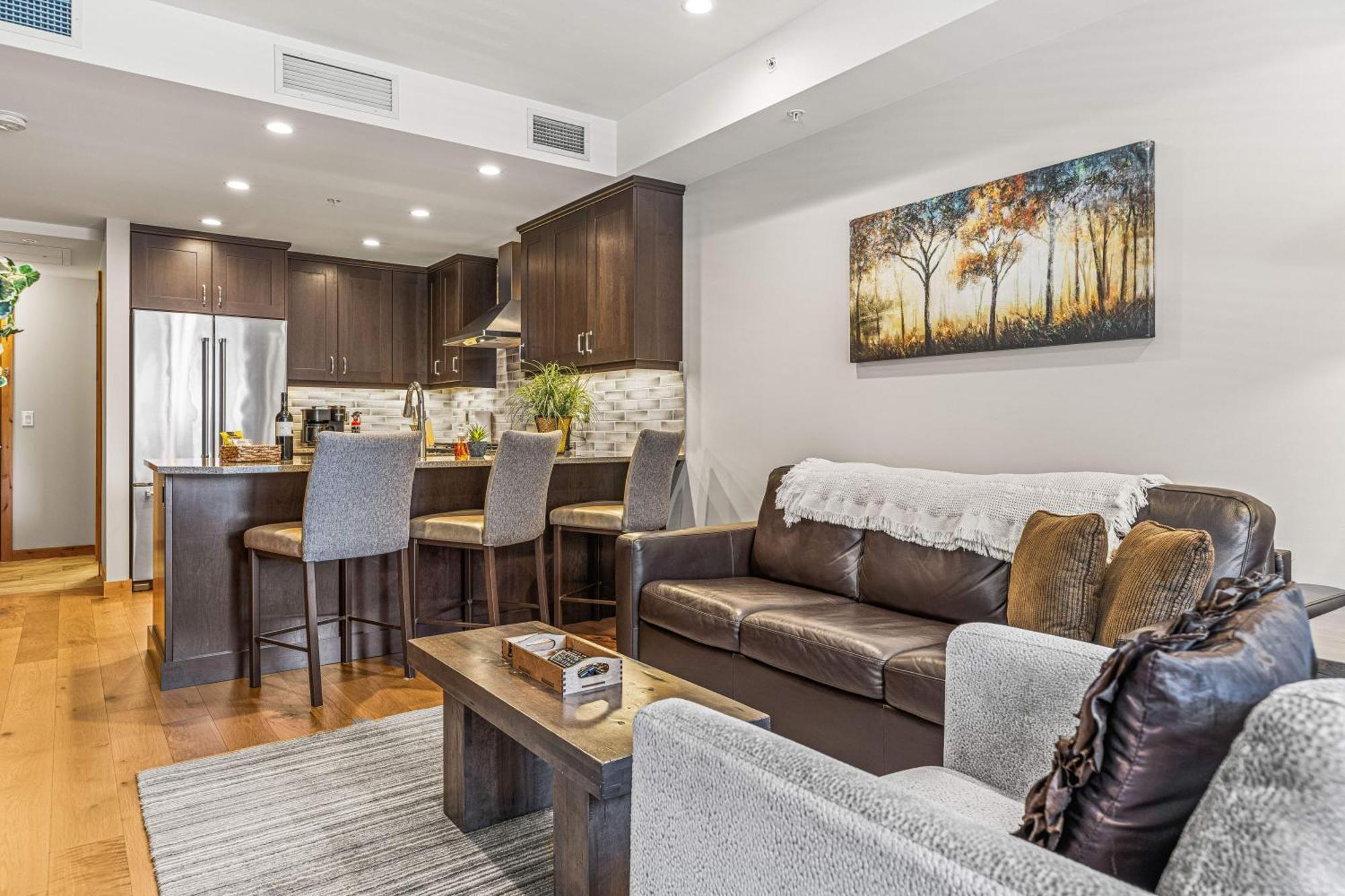 Spring Creek Luxury King One Bedroom At White Spruce Lodge Canmore Exterior foto